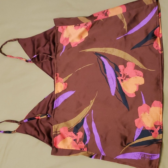 Marciano Floral Top NWT 🌺 - Picture 5 of 5